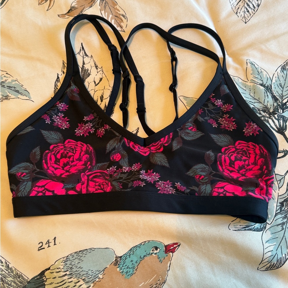 Lorna Jane Australia Sports Bra with Criss-Cross Straps LINED
